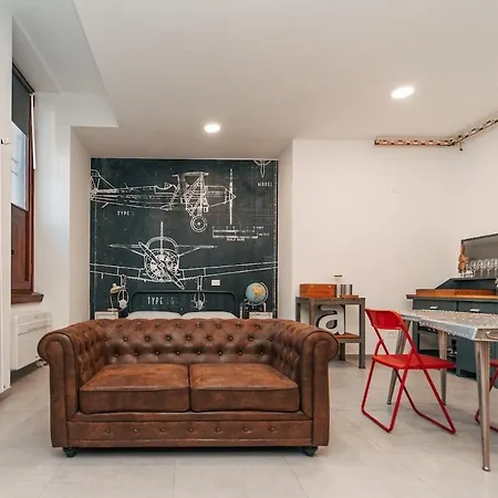 Loft Hangar In Center & Private Parking