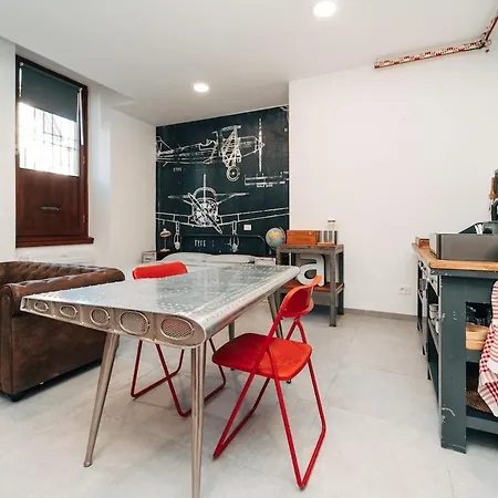 Loft Hangar In Center & Private Parking Como