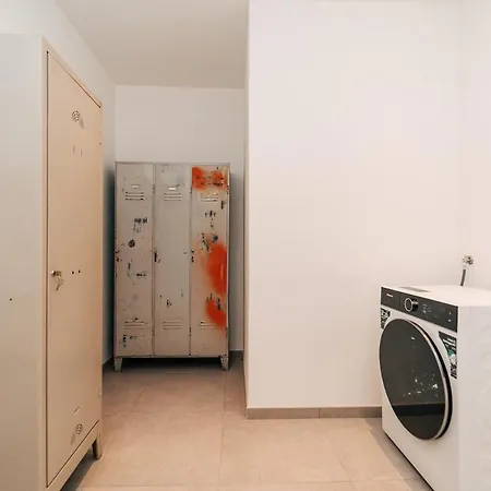 Loft Hangar In Center & Private Parking Apartamento Como