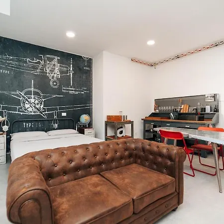 Loft Hangar In Center & Private Parking 아파트